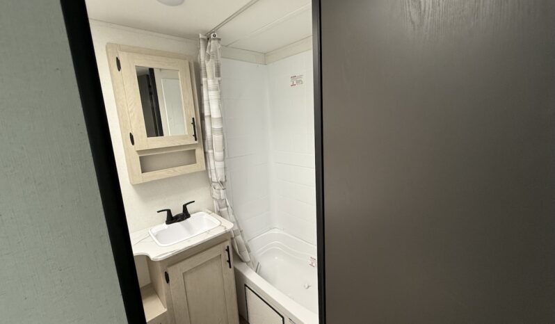 2025 Shasta I-5 530QB full