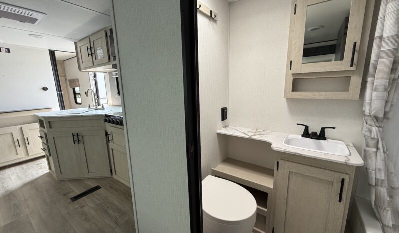 2025 Shasta I-5 530QB full