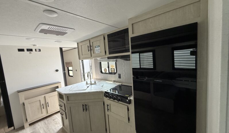 2025 Shasta I-5 530QB full