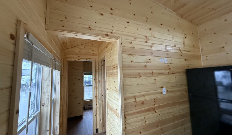 2025 KOA Deluxe Park Model Cabin 35SL full