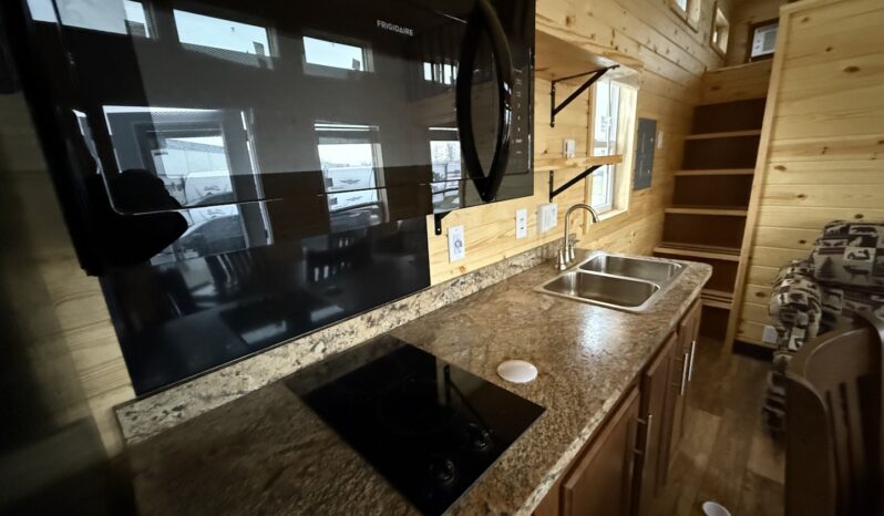 2025 KOA Deluxe Park Model Cabin 35SL full