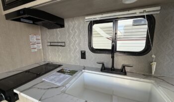 2025 Shasta Oasis 18FQ full