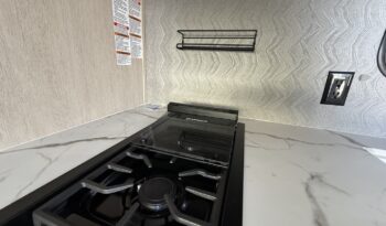 2025 Shasta Oasis 18FQ full