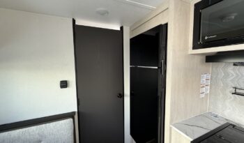 2025 Shasta Oasis 18FQ full