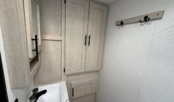 2025 Shasta Oasis 18FQ full