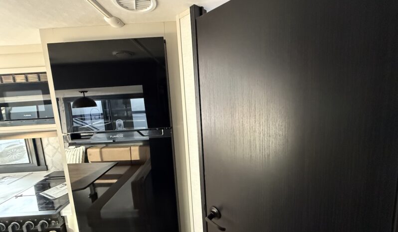 2025 Salem Hemisphere 25BHHL full