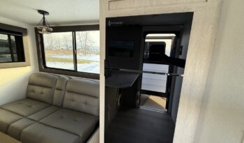 2025 Shasta Oasis I-5 526RBS full