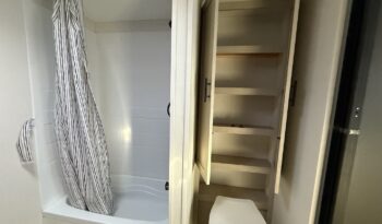 2025 Shasta Oasis I-5 526RBS full