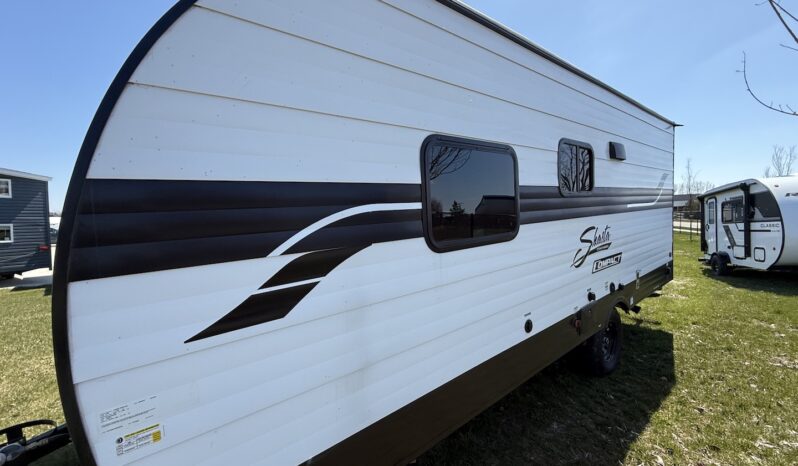 2025 Shasta Oasis 18FQ full