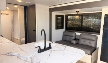 2025 Shasta Oasis I-5 526RBS full