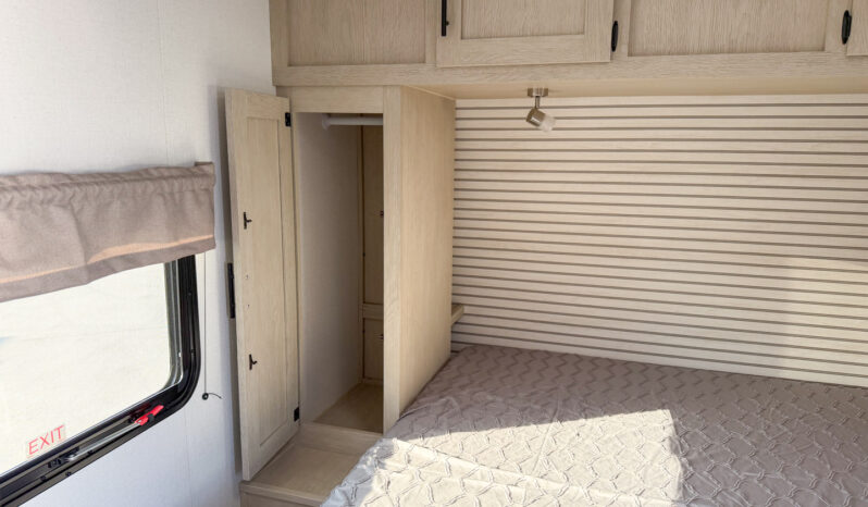 2025 Shasta Oasis I-5 526RBS full