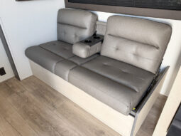 2025 Shasta Oasis I-5 526RBS full