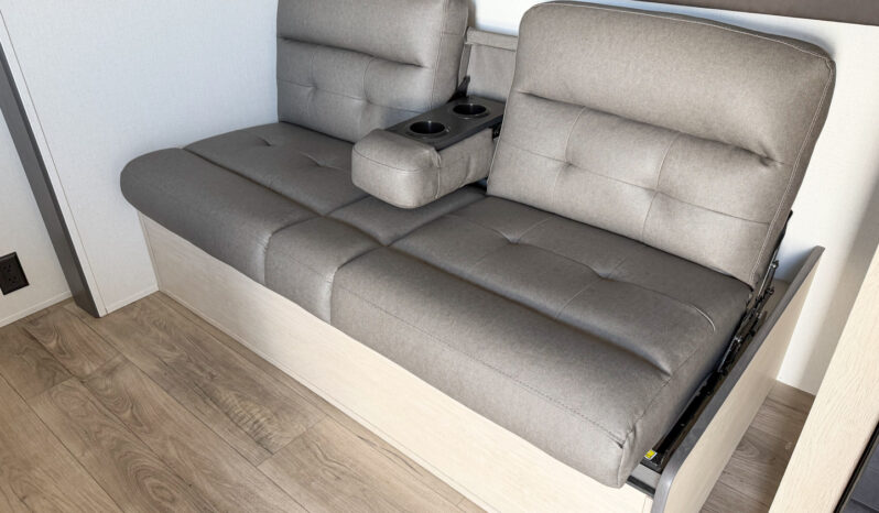 2025 Shasta Oasis I-5 526RBS full