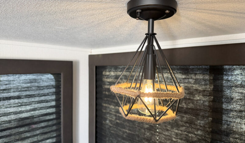 2025 Shasta Oasis I-5 526RBS full