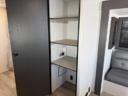 2025 Shasta Oasis I-5 526RBS full