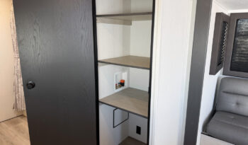 2025 Shasta Oasis I-5 526RBS full