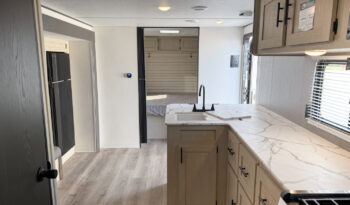 2025 Shasta Oasis I-5 526RBS full