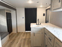 2025 Shasta Oasis I-5 526RBS full