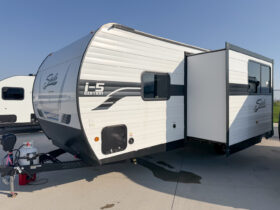 2025 Shasta Oasis I-5 526RBS