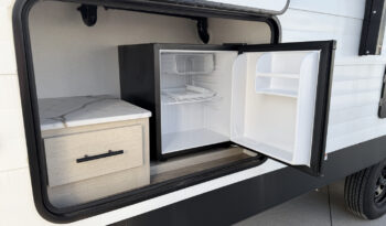 2025 Shasta Oasis I-5 526RBS full