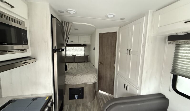 2025 Conquest 6237LE full