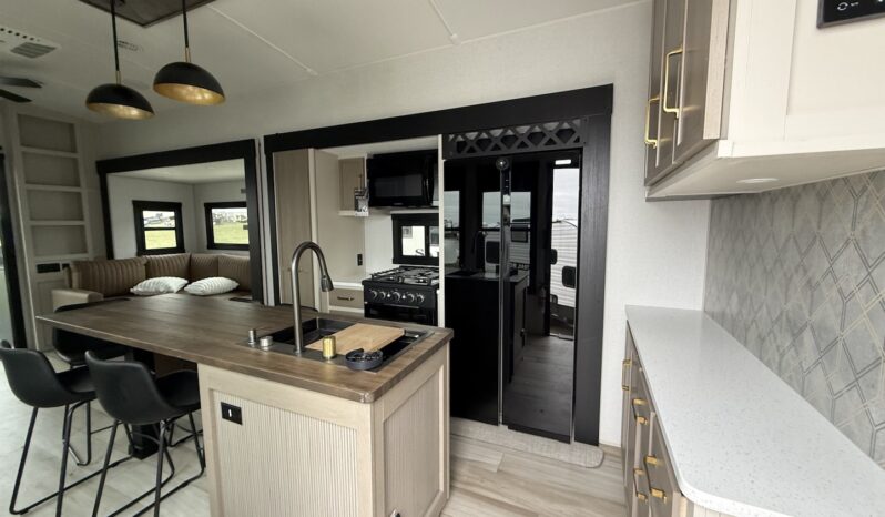 2025 Salem Hemisphere 38VERANDA full