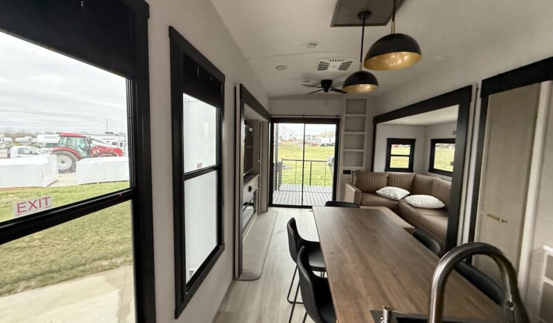 2025 Salem Hemisphere 38VERANDA full