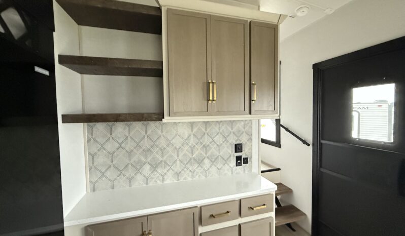 2025 Salem Hemisphere 38VERANDA full