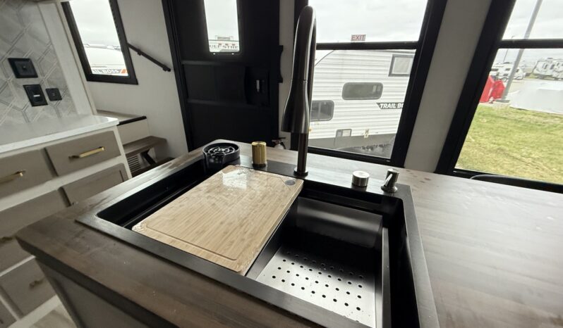 2025 Salem Hemisphere 38VERANDA full