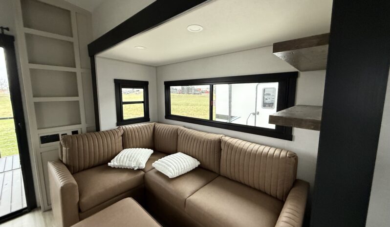 2025 Salem Hemisphere 38VERANDA full