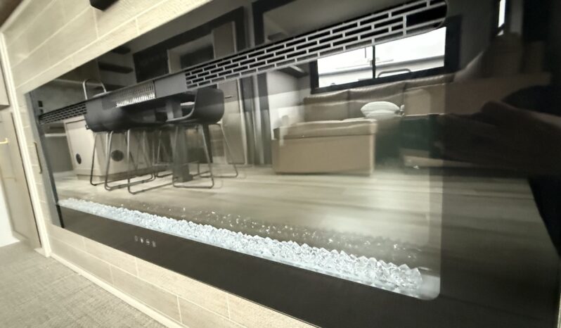 2025 Salem Hemisphere 38VERANDA full