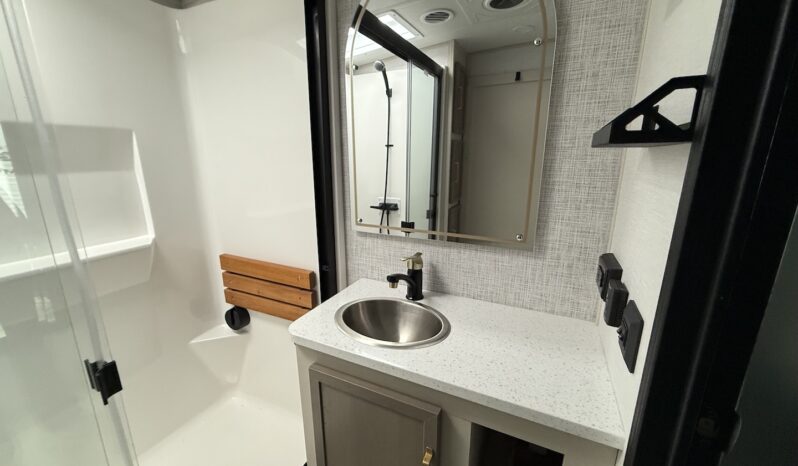 2025 Salem Hemisphere 38VERANDA full