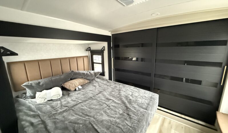 2025 Salem Hemisphere 38VERANDA full