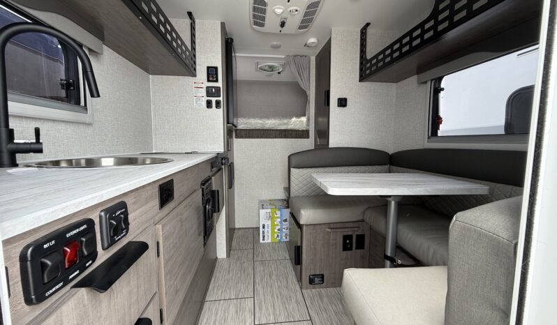 2026 Lance Squire SQ805 full