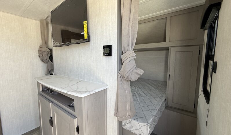 2025 Viking 262DBS full