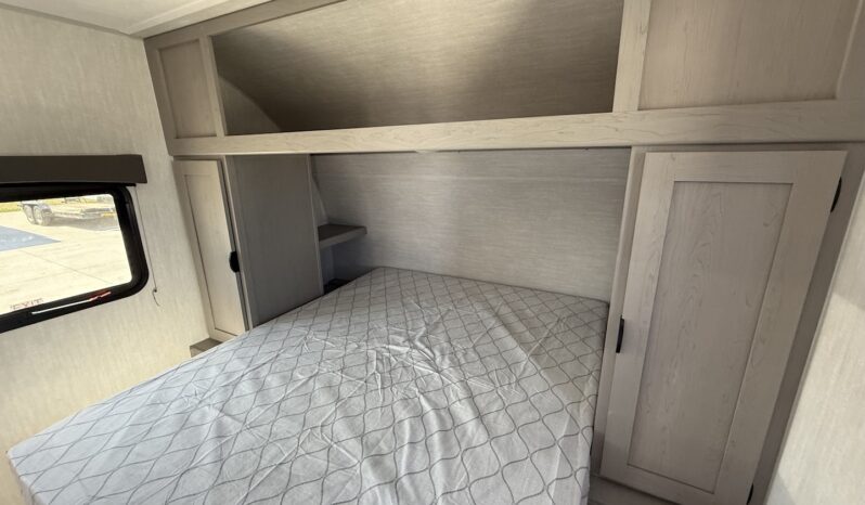 2025 Viking 262DBS full