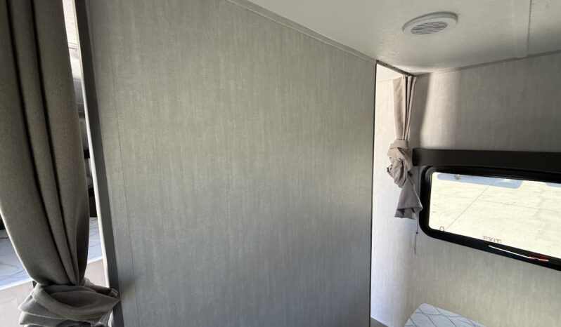 2025 Viking 262DBS full