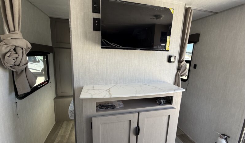 2025 Viking 262DBS full