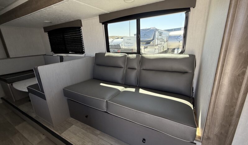 2025 Viking 262DBS full