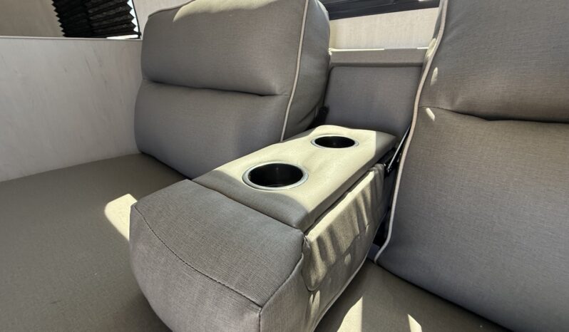 2025 Viking 262DBS full