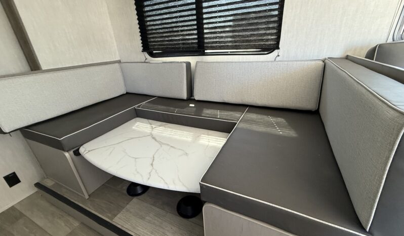 2025 Viking 262DBS full