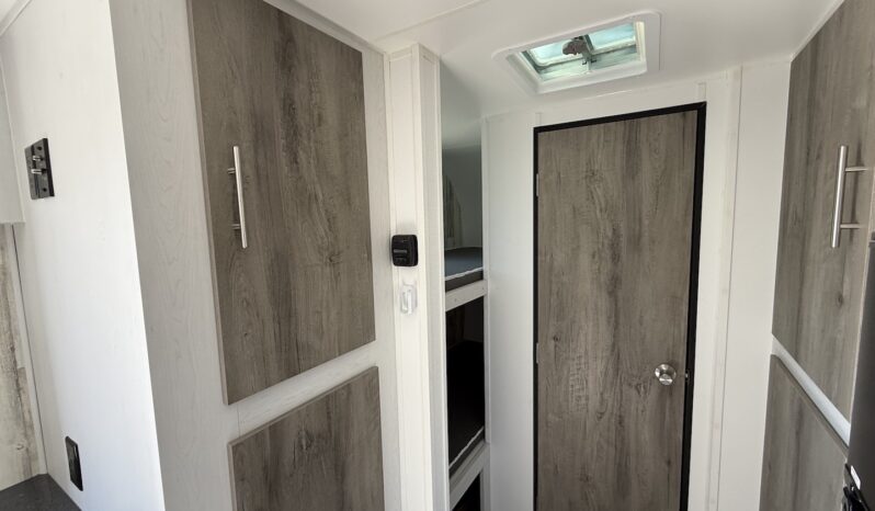 2025 Travel Lite Rove XL 17DB full