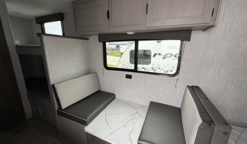 2025 Viking Saga 17BH full