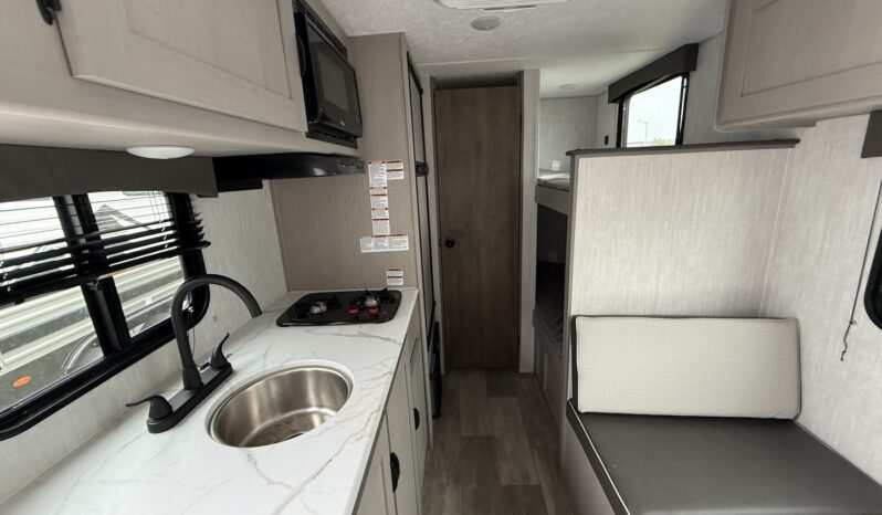 2025 Viking Saga 17BH full