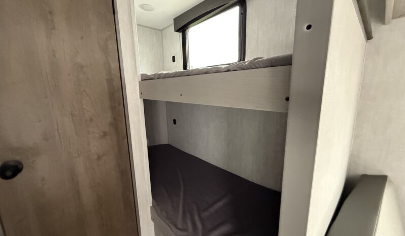 2025 Viking Saga 17BH full