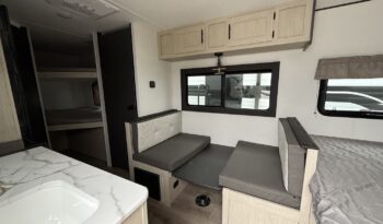 2025 Shasta Oasis 18DBL full