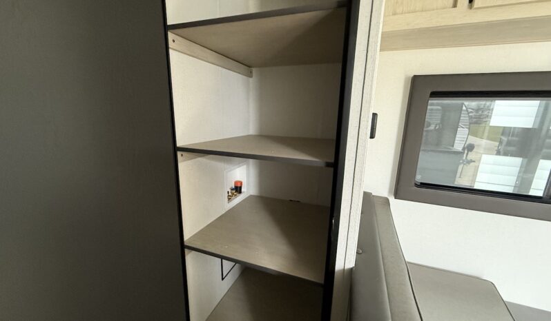 2025 Shasta Oasis 18DBL full