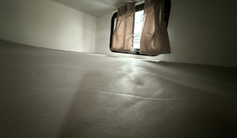 2025 Shasta Oasis 18DBL full