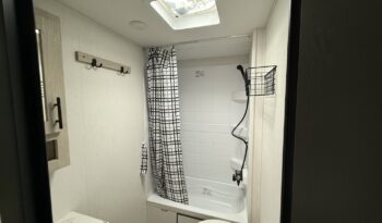 2025 Shasta Oasis 18DBL full