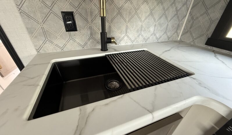 2025 Salem Hemisphere 24RDHL full